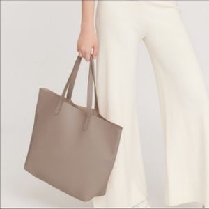 Cuyana classic leather tote in stone